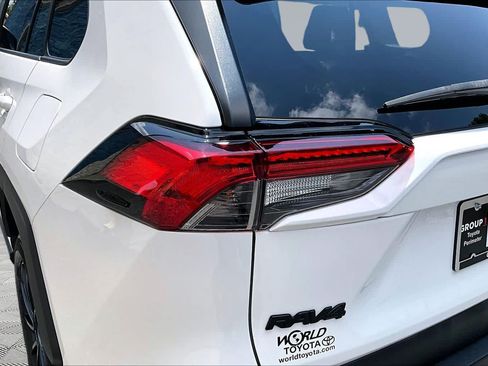 Used 2022 Toyota RAV4 LE FWD image 29