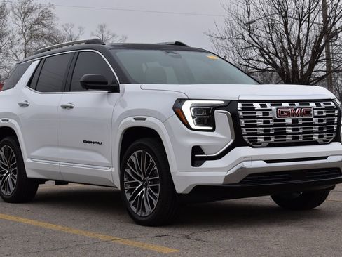 Used 2026 GMC Terrain Denali w/ LPO, Floor Liner Package image 3