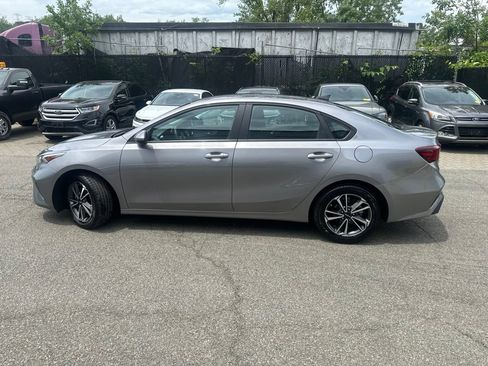 Used 2024 Kia Forte LXS FWD image 3