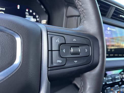 Used 2023 GMC Yukon Denali w/ Denali Reserve Package image 21