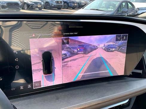 Used 2025 Audi Q5 Premium w/ Convenience Package image 14