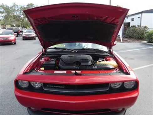 Used 2011 Dodge Challenger SE image 6