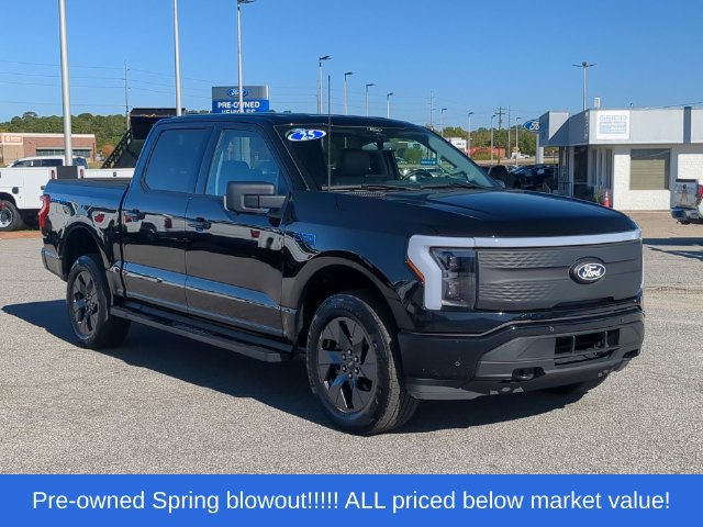 Used 2025 Ford F150 Lightning Flash AWD/4WD image 15