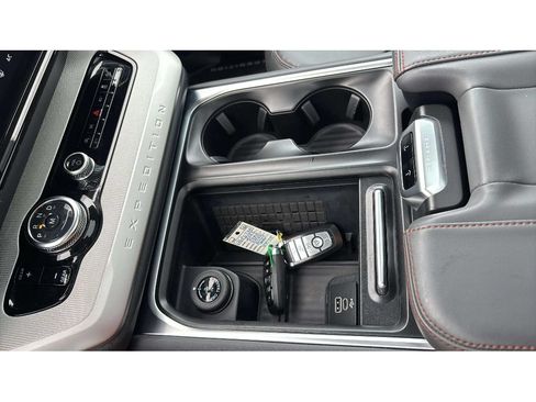 Used 2025 Ford Expedition Max Active AWD/4WD image 24