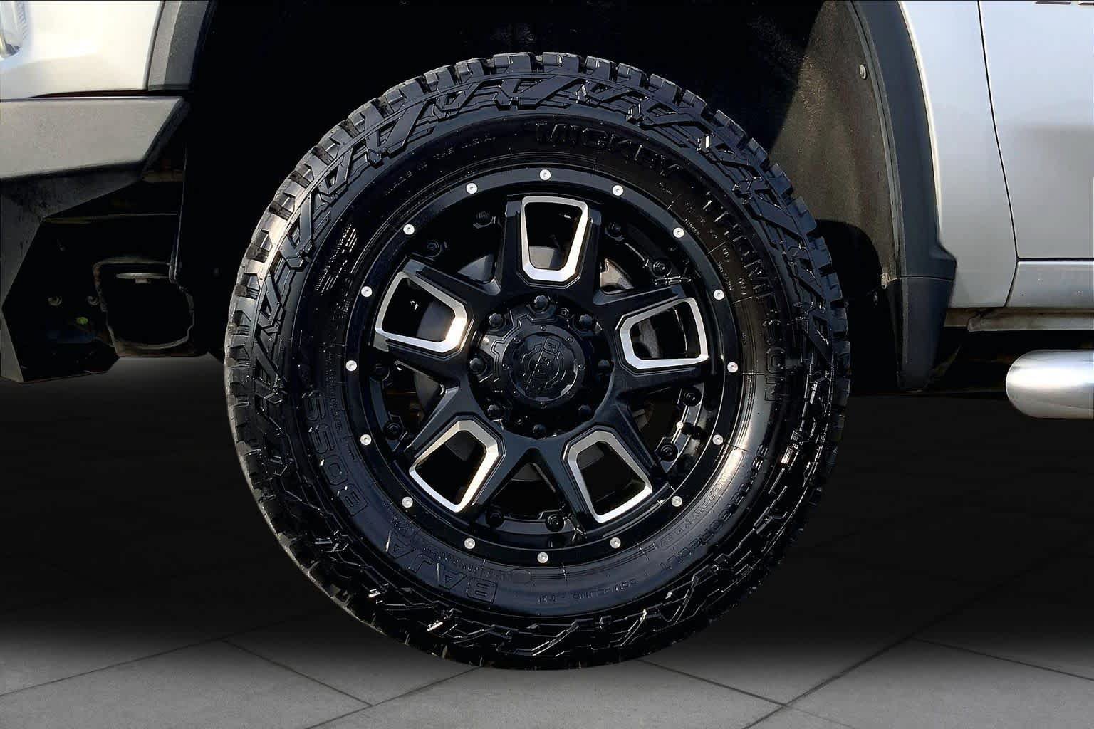 Used 2020 Chevrolet Silverado 2500 LTZ w/ LTZ Plus Package AWD/4WD image 11