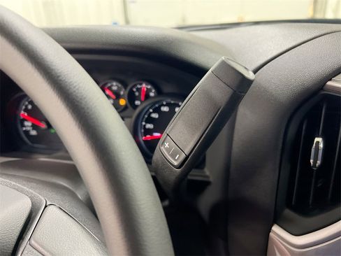 Used 2024 Chevrolet Silverado 1500 Custom image 16