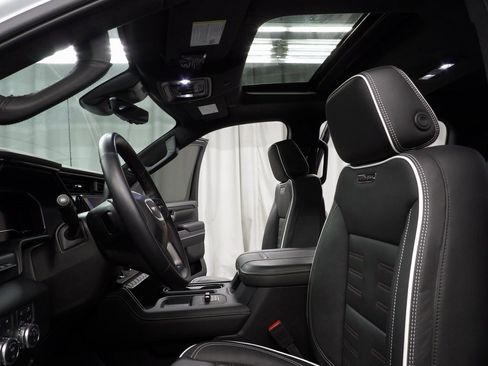 Used 2025 GMC Sierra 2500 AT4X image 10