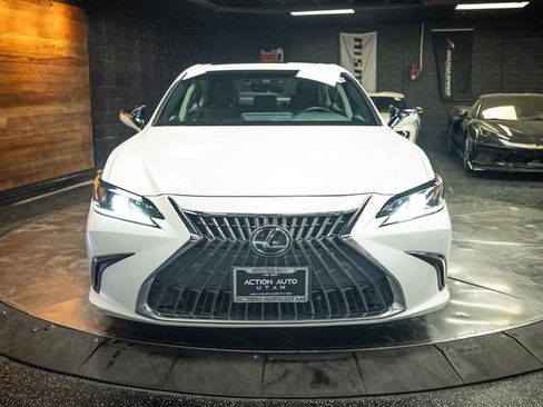 Used 2022 Lexus ES 250 w/ Premium Package AWD/4WD image 4
