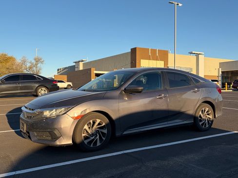 Used 2017 Honda Civic EX image 5