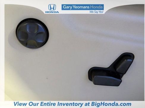 Used 2017 Jeep Grand Cherokee Overland w/ Jeep Active Safety Group image 21