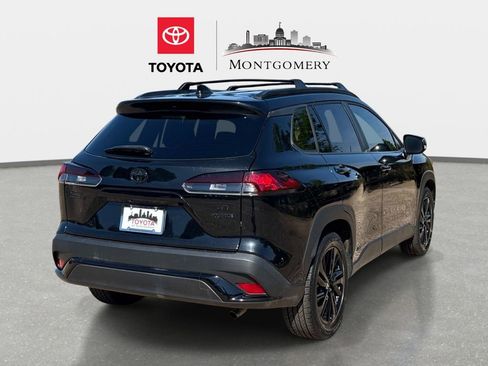 Used 2024 Toyota Corolla Cross AWD Hybrid w/ Moonroof Package image 3