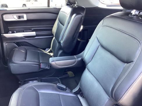 Used 2021 Ford Explorer Limited w/ Equipment Group 301A image 13