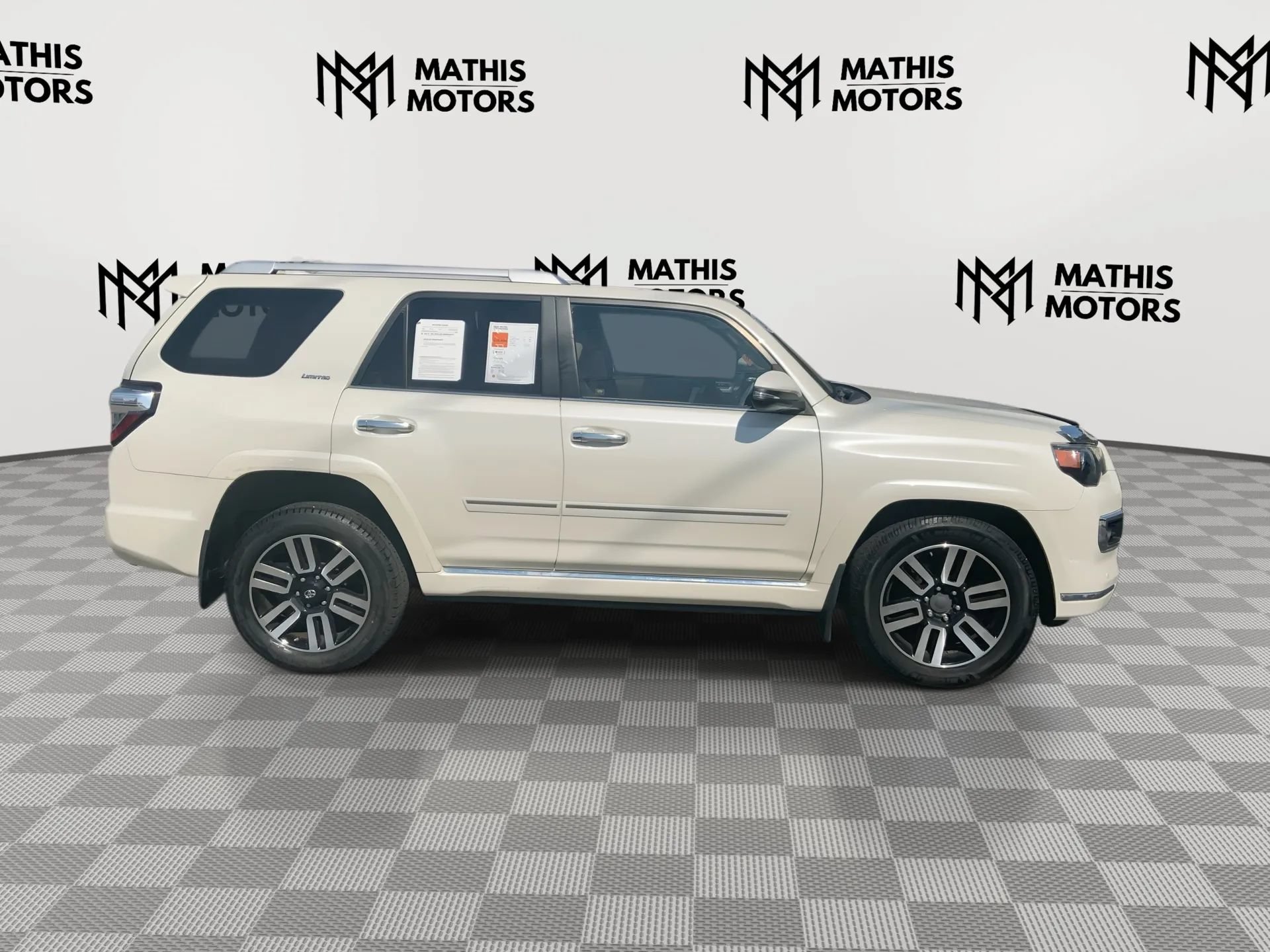 Used 2015 Toyota 4Runner Limited AWD/4WD image 9