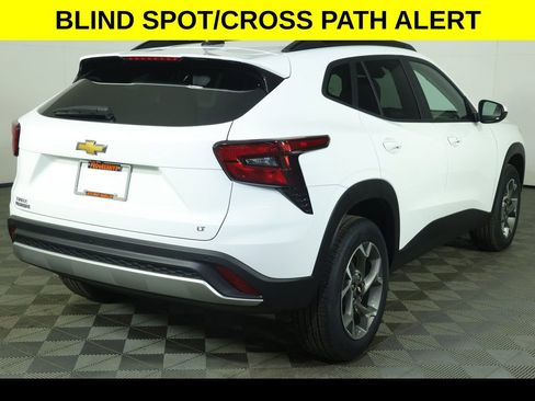 New 2026 Chevrolet Trax LT w/ Driver Confidence Package FWD image 8