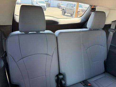 Used 2019 Buick Enclave Essence w/ Trailering Package, 5000 lbs. AWD/4WD image 24