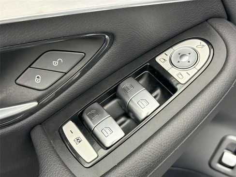 Used 2022 Mercedes-Benz GLC 300 image 28