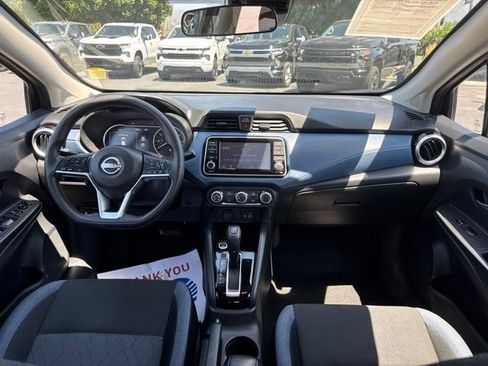 Used 2025 Nissan Versa SV FWD image 10