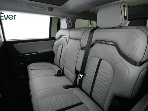 Used 2023 Rivian R1S Adventure AWD/4WD image 24