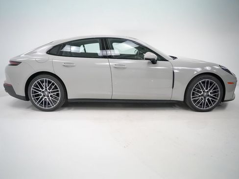 Certified 2025 Porsche Panamera 4 AWD/4WD image 7