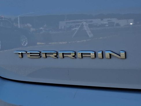Used 2024 GMC Terrain SLT AWD/4WD image 33