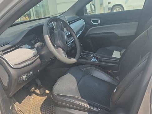 Used 2023 Jeep Compass Latitude AWD/4WD image 15