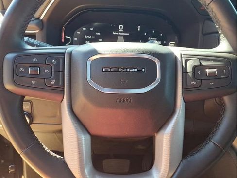 Used 2024 GMC Yukon Denali AWD/4WD image 14