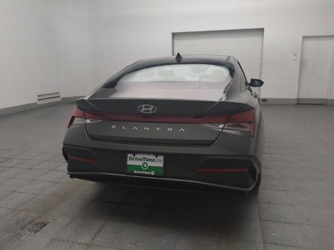 Used 2025 Hyundai Elantra SE FWD image 7