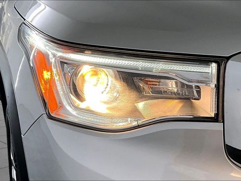 Used 2017 GMC Acadia SLT AWD/4WD image 27
