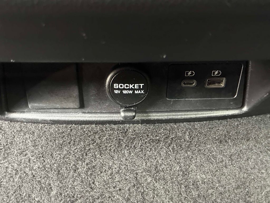 Used 2024 Nissan Armada SV w/ Cargo Package AWD/4WD image 18