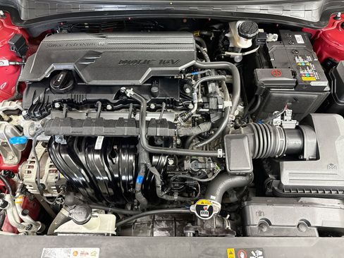 Used 2025 Hyundai Elantra SEL FWD image 33