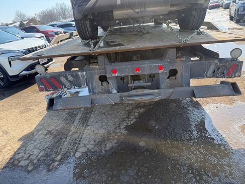 Used 2016 Ford F550 2WD Regular Cab Super Duty image 5