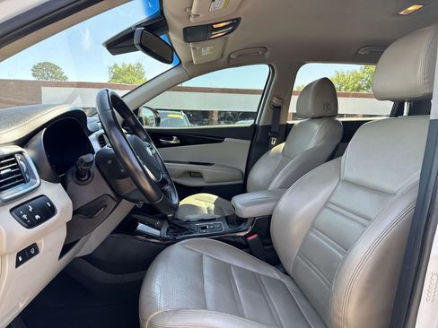 Used 2019 Kia Sorento EX FWD image 11
