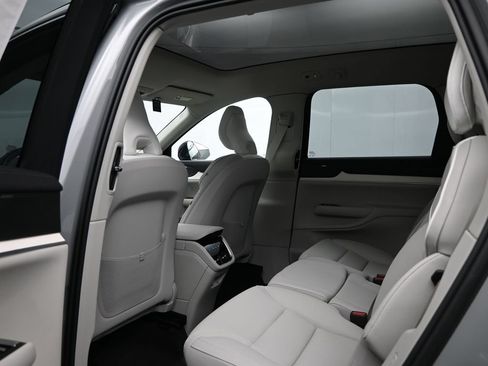 Used 2025 Volvo EX90 Ultra AWD/4WD image 23