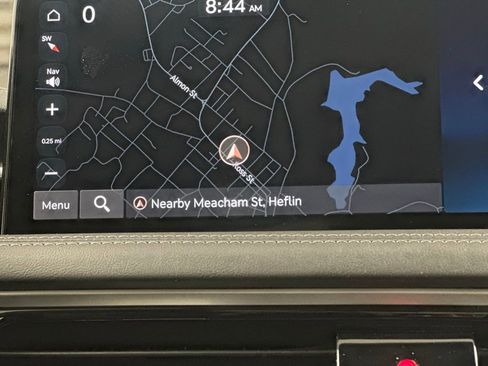 Used 2025 Genesis G70 2.5T image 18