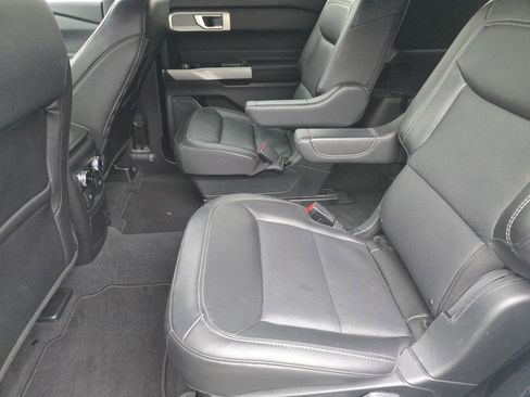 Used 2022 Ford Explorer Limited w/ Equipment Group 301A image 12