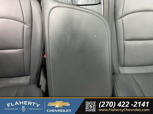 Used 2024 Buick Enclave Essence w/ Experience Buick Package AWD/4WD image 33