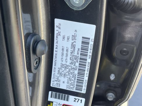 Used 2019 Toyota Tacoma TRD Sport w/ Technology Package RWD image 33