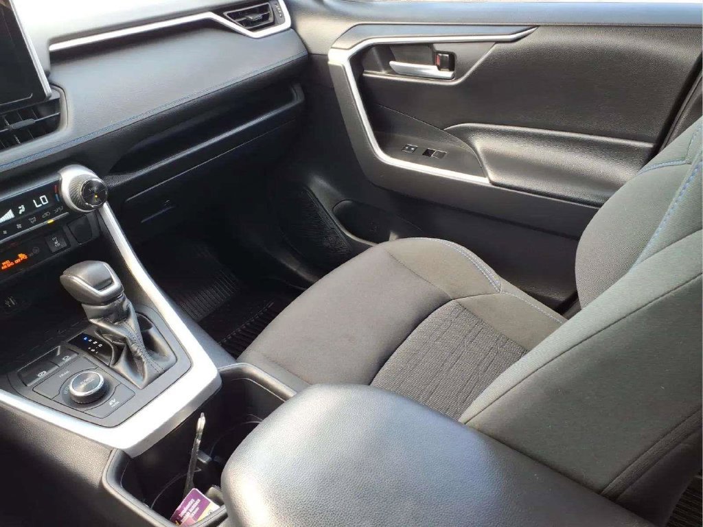 Used 2023 Toyota RAV4 SE w/ Convenience Package AWD/4WD image 14
