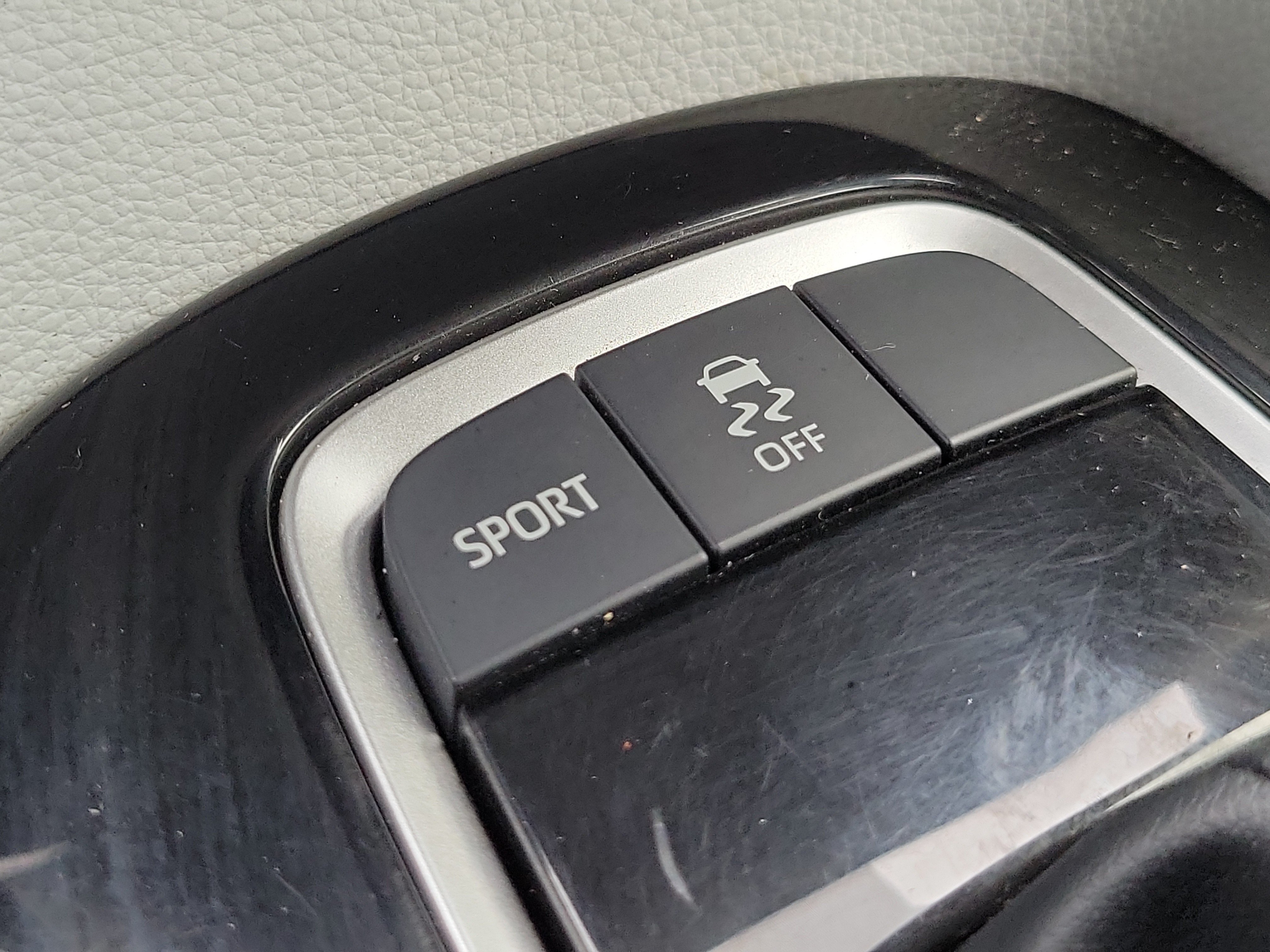Used 2022 Toyota Corolla SE w/ SE Preferred Package FWD image 29