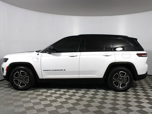 Used 2022 Jeep Grand Cherokee Trailhawk w/ Advanced Protech Group II image 44