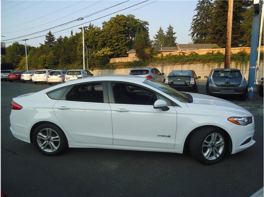 Used 2018 Ford Fusion SE FWD image 5