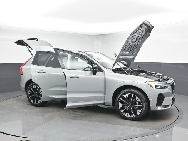 New 2026 Volvo XC60 B5 Plus w/ Protection Package Premier AWD/4WD image 55