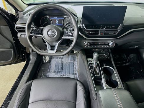 Used 2024 Nissan Altima 2.5 SR w/ SR Premium Package image 15