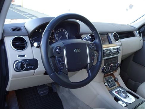 Used 2016 Land Rover LR4 HSE image 10