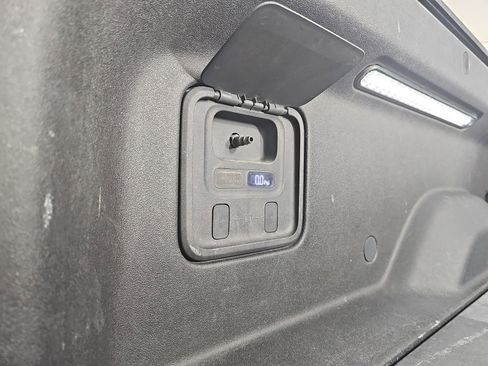 Used 2022 Rivian R1T Adventure image 34