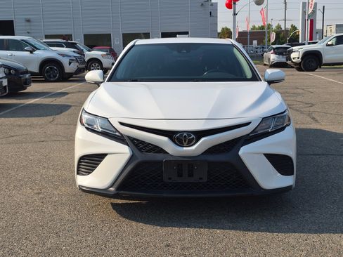 Used 2020 Toyota Camry SE w/ Convenience Package FWD image 11