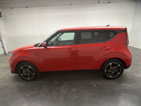 Used 2024 Kia Soul EX image 6