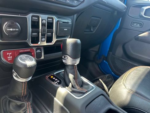 Used 2020 Jeep Gladiator Mojave w/ Dual Top Group AWD/4WD image 20