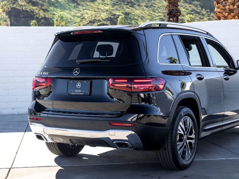 Used 2025 Mercedes-Benz GLB 250 image 10