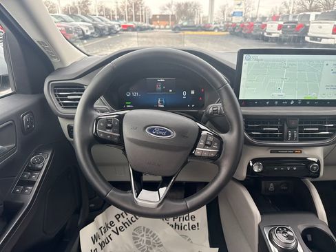 Used 2025 Ford Escape Platinum w/ Premium Technology Package image 21